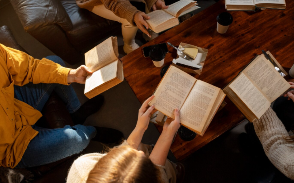 Ler transforma: por que a leitura importa em todas as fases da vida