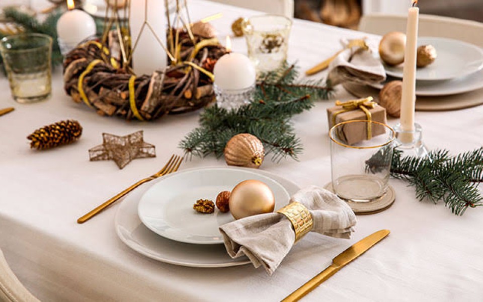 Um brinde a elegância: dicas de mesa posta para Natal e Réveillon