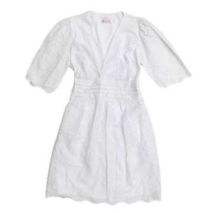 VESTIDO DE LASE BRANCO