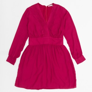 VESTIDO CREPE CURTO COM CEREJA